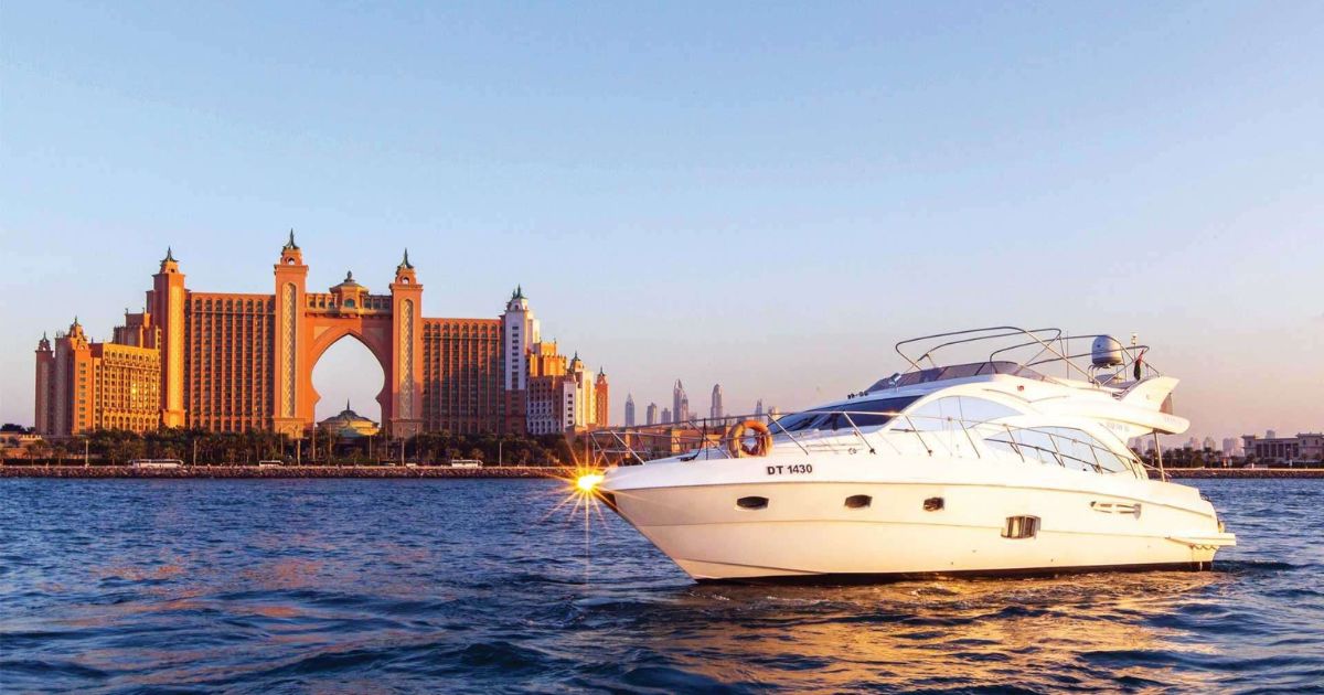 luxury yacht cruise Dubai